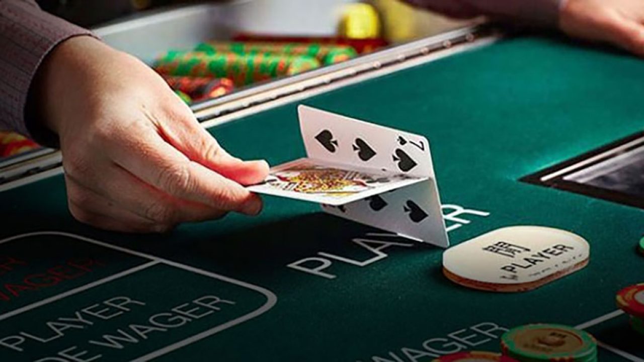 A Guide to Cheating at Baccarat and Why it's Dangerous